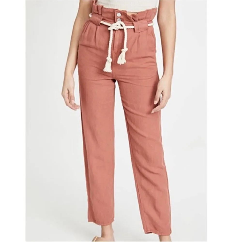 Veronica Beard Karter Pleated Crop Pants
Mocha Color